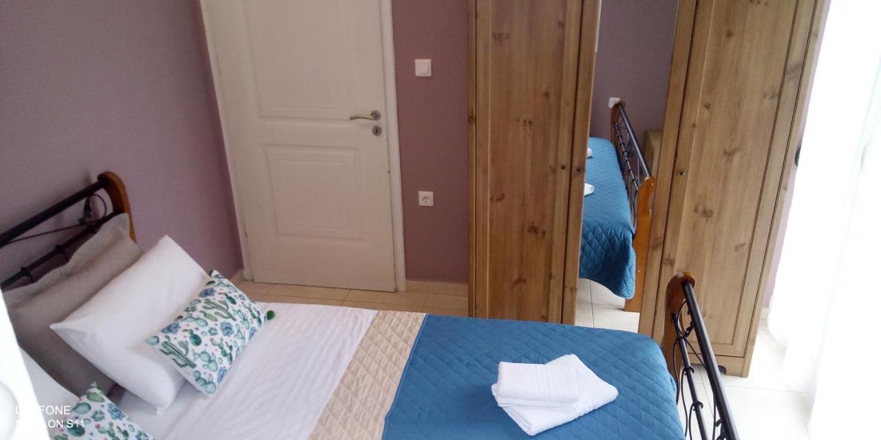 Iris'S Apartment Central With Parking 阿尔戈斯托利翁 外观 照片